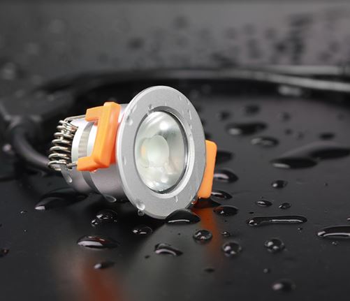 RGBW 2700K spotlight 12V