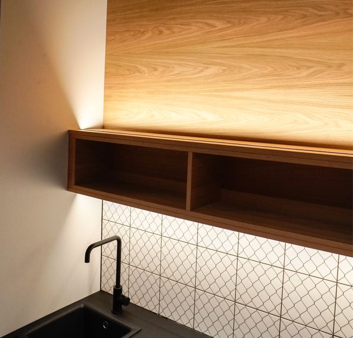 Asymmetrisk infälld hylla - A52